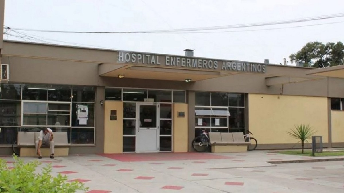 El hombre fue atendido en el hospital Enfermeros Argentinos. 