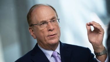 Larry Fink, el CEO de BlackRock., tendrá una reunión virtual con Milei. Foto:  Bloomberg/ Getty Images 