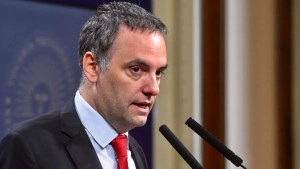 Cerca del inicio de clases, Gobierno evalúa declarar a la educación como «servicio esencial», dijo Adorni 