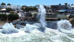 Mareas extraordinarias en Las Grutas: este viernes también estará altísimo el mar, para hacer selfies desde la costanera