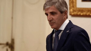 El ministro Luis Caputo viajará a la asamblea anual del BID en Punta Cana