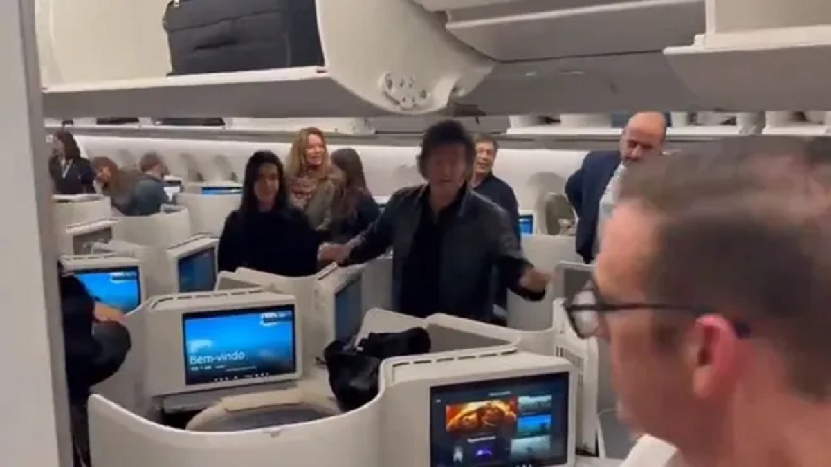 Milei regresa a la Argentina: entre ovaciones y aplausos, tomó el avión de regreso