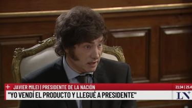 El presidente Javier Milei habló de su vínculo con Mauricio Macri y de sus cruces con Cristina Kirchner y Lali Espósito. Foto: Captura La Nación +  