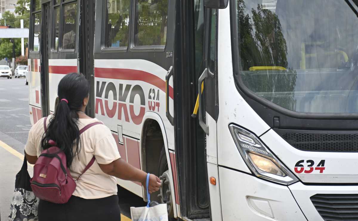 La firma de transporte KoKo del Grupo Vía Bariloche recortará recorridos. (Foto: Florencia Salto)