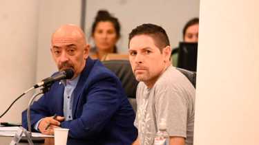 El defensor Sterz junto a Zanotti. El imputado luego de cometer el hecho se fugó. Foto Florencia Salto.