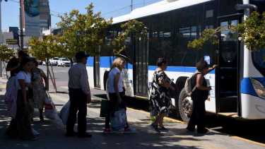 El viaje en colectivo costará 675,50 en Neuquén (foto Matías Subat) 