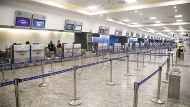 Paro de aeronáuticos: hay más de 35.000 pasajeros afectados y cientos de vuelos cancelados en todo el país