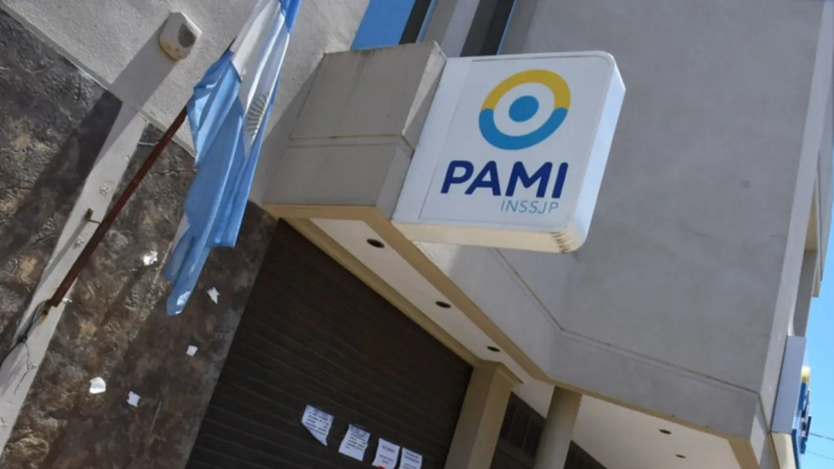 El PAMI implementa una reducción significativa de cargos y jerarquías para optimizar recursos y mejorar servicios. 