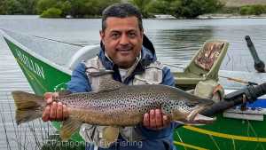 Fue a pescar a la cordillera y tuvo un pique inolvidable: «Una trucha así no se ve todos los días»