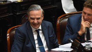 Miguel Pichetto habló de la caída de la Ley Ómnibus: «Nos trabamos en dos incisos, una tontería»