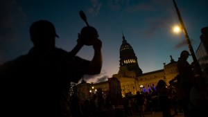 Primera apertura de sesiones de Milei: organizaciones sociales protestan frente al Congreso