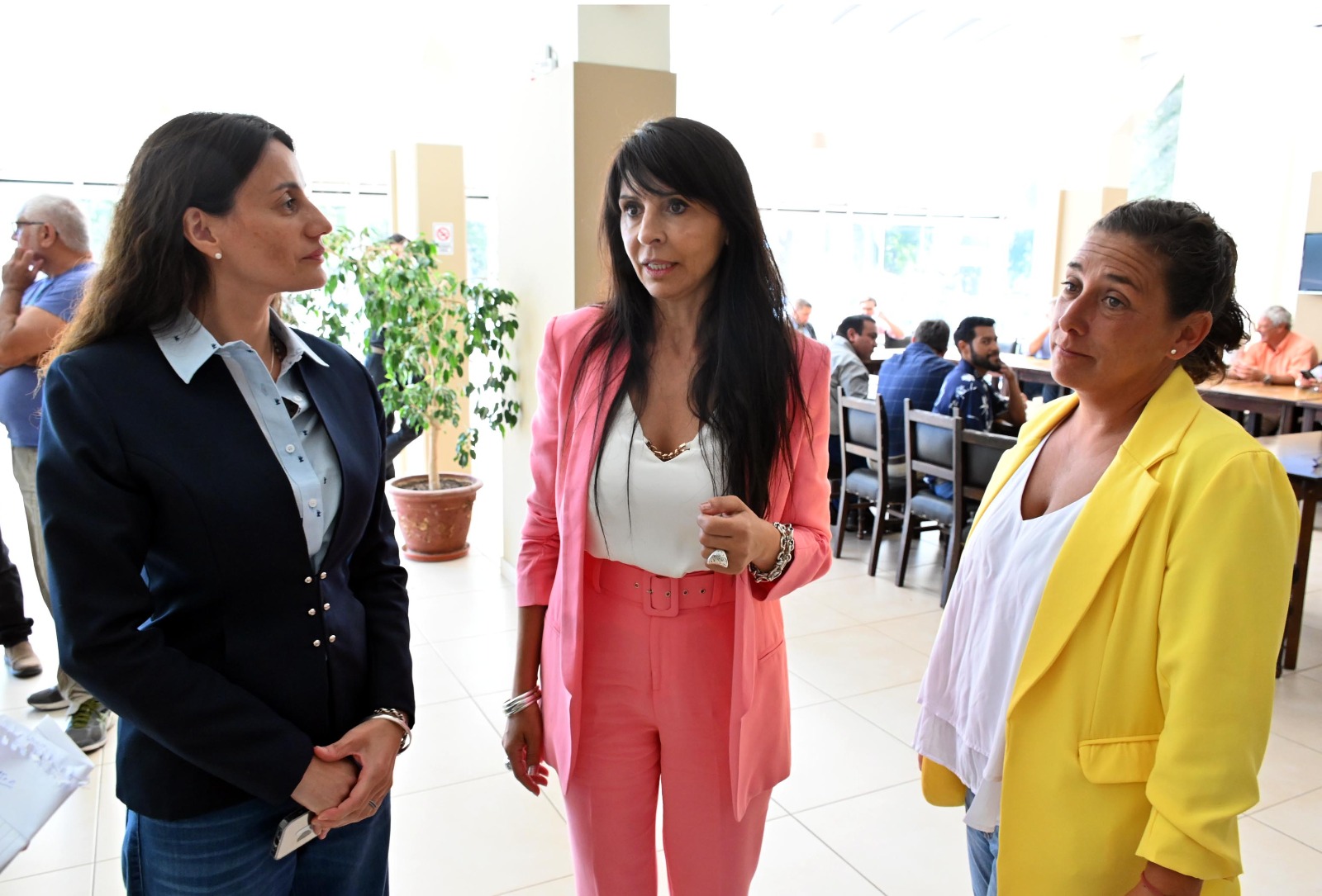La diputada Villaverde anunció las designaciones de las dos primeras funcionarias nacionales en Río Negro. Foto: Marcelo Ochoa.