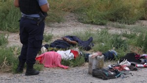 Detuvieron a dos hombres que le robaban gasoil a una empresa de transporte en Roca