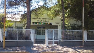 Sin transporte escolar: incertidumbre por bajas para 22 chicos en una escuela rural de Roca