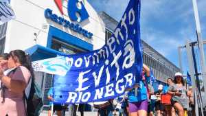 La UTEP movilizó a supermercados para reclamar alimentos para comedores, en Roca y Viedma