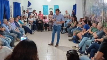 Osvaldo Llancafilo, diputado nacional, en la reunión de la seccional primera del MPN. Foto: gentileza.
