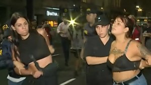 Video: así fue la dramática detención de las mujeres en la manifestación contra la Ley Ómnibus