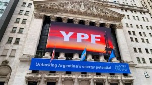 Juicio por YPF: intentan embargar acciones de la petrolera, empresas públicas y hasta el swap con China
