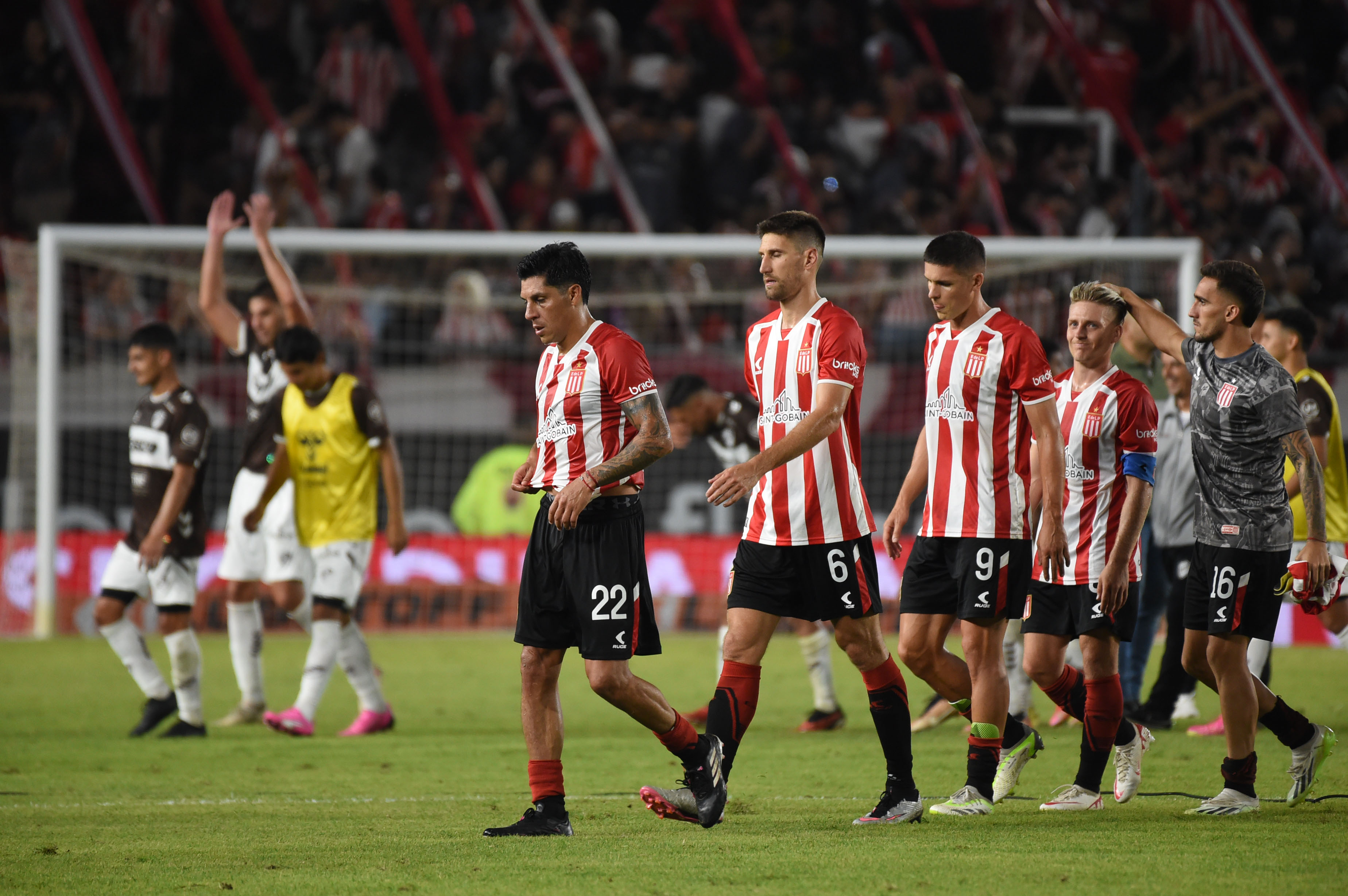 Enzo Pérez enfrentará a su ex compañeros de River en la definición de la Supercopa Argentina.  
