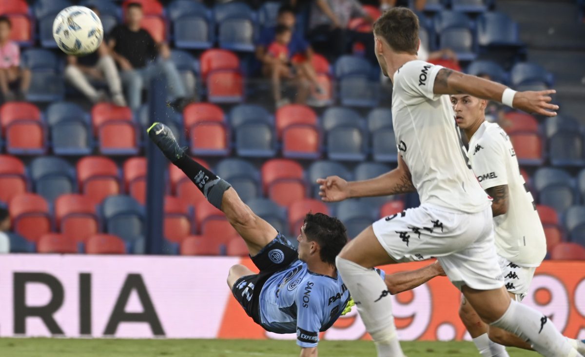 Ulises Sánchez metió uno de los goles del año para Belgrano. (Foto: Fotobaires)