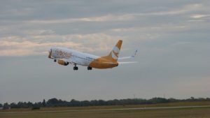 El Gobierno busca liberalizar aviones y ómnibus de larga distancia: qué implica para los pasajeros