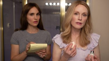 Natalie Portman y Julianne Moore protagonizan esta película nominada a los Oscar en el rubro Mejor Guion Original.