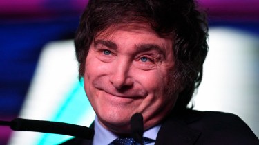 Cepo. El presidente anticipó que lo levantaría a mitad de año.