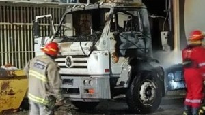 Incendio en un camión recolector de residuos de Plottier: hay complicaciones en el servicio