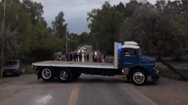 Video | Corte de rutas en Cinco Saltos: liberaron la 70 y 151 luego de dialogar con el intendente
