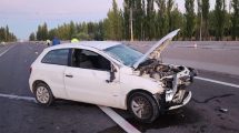 Imagen de Un auto la chocó por detrás y la hizo volcar sobre Ruta 22, a la altura de Huergo: el conductor huyó