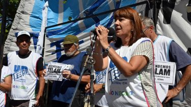 Los docentes también cobrarán el "bono extraordinario".  Foto: Marcelo Ochoa.