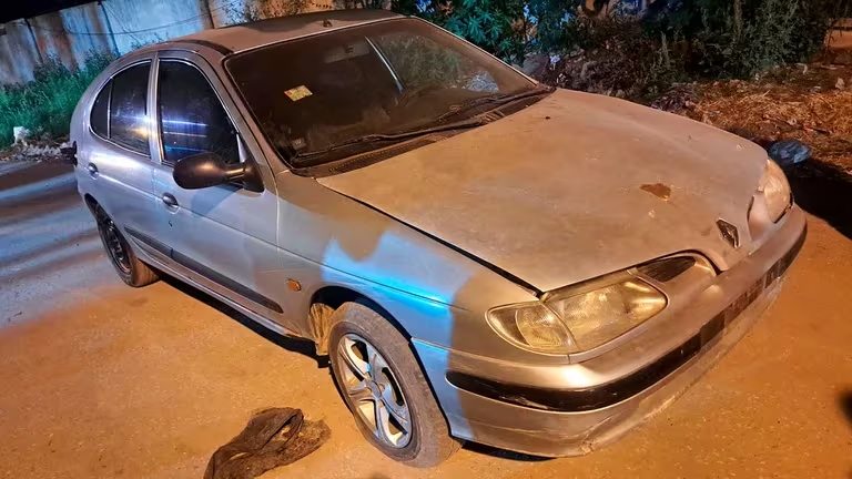 La Policñia encontró el auto de lo agresores, en Rosario.
