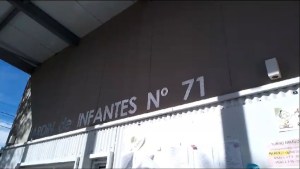 Un jardín de Plottier no puede comenzar las clases porque tiene los tanques de agua rotos