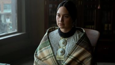  Lily Gladstone y Emma Stone están cabeza a cabeza empatadas en los pronósticos de los especialistas.