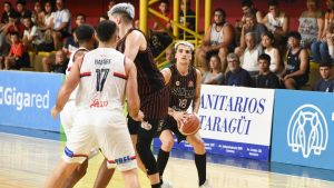 El neuquino Pérez Tapia y un triple espectacular para darle el triunfo a San Martín de Corrientes