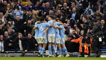 El City de Pep Guardiola se quedó con el clásico de Manchester. (AP Photo/Dave Thompson)