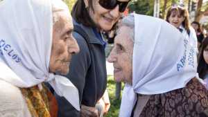 24 de marzo: las Madres de Plaza de Mayo de Neuquén encabezaron la ronda de los jueves