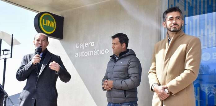 Alejandro Visentin (a la derecha) compartió la segunda gestión de Omar Gutiérrez (Neuquén Informa)