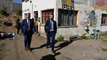 El juez federal Hugo Greca (a la izquierda) ha subrogado el juzgado federal de Bariloche. Archivo