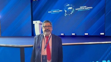 Gabriel Reyes es el funcionario apartado de Educación por una denuncia de maltrato. (Instagram)