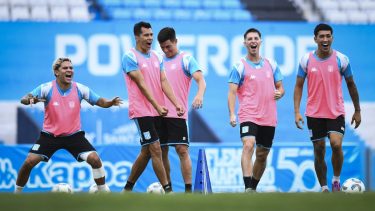 Racing viene de ganarle el clásico a Independiente.