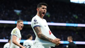 Cuti Romero marcó un gol en el triunfo de Tottenham en la Premier League