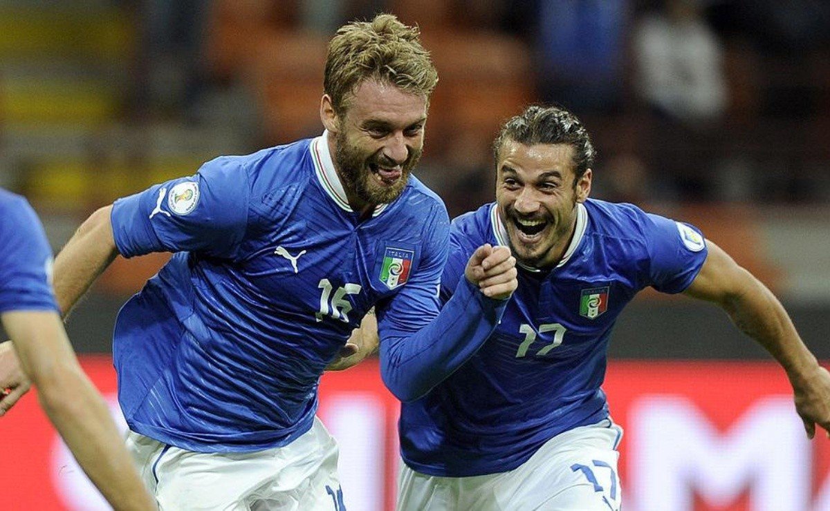 De Rossi y Osvaldo jugaron juntos en  la selección de Italia y Roma. Foto: NA. 
