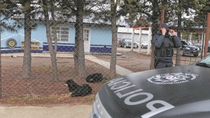 Imputaron en Bariloche a una policía por la brutal golpiza a un detenido