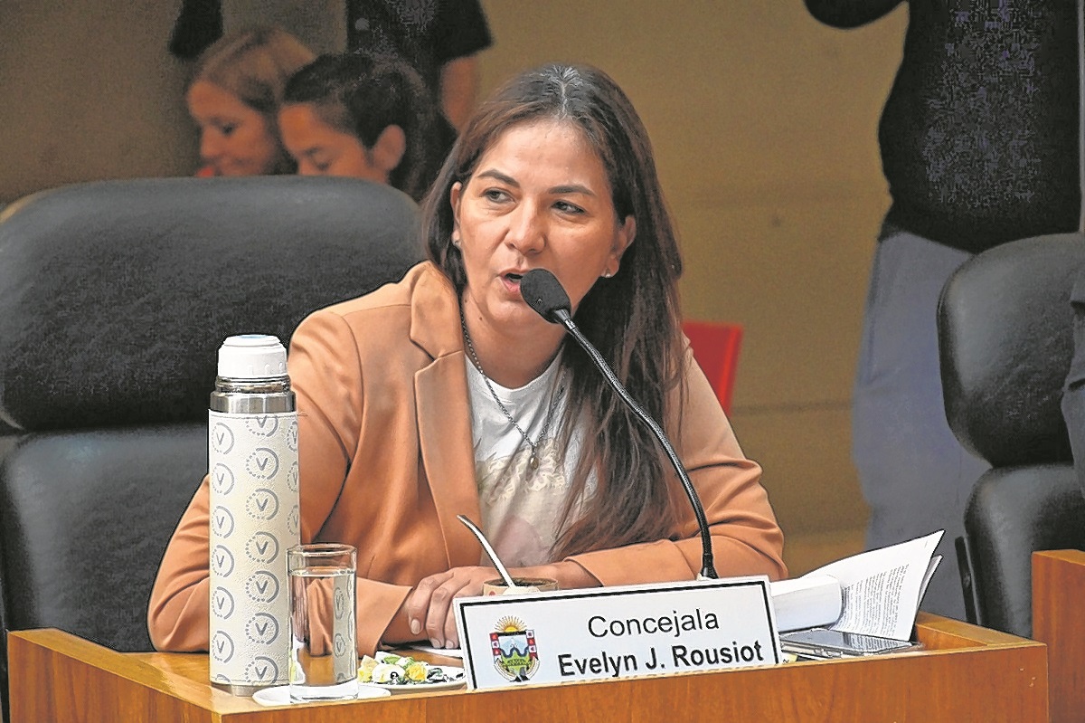 Evelyn Rousiot anticipó que varios concejales de Viedma no estarán en la sesión si asiste el denunciado. 
