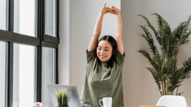 Cuatro formas de prevenir el dolor de espalda, según especialistas. Imagen de Freepik