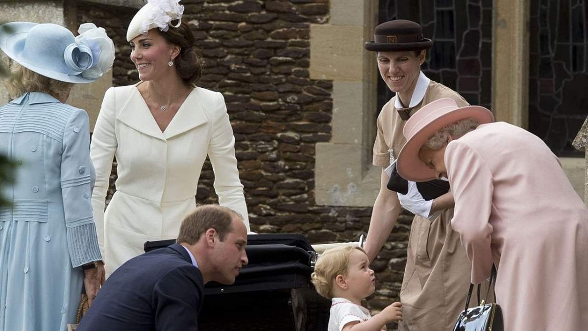 A la izquierda de Kate Middleton se encuentra María Teresa Turrión, la niñera de los principitos de Gales.-