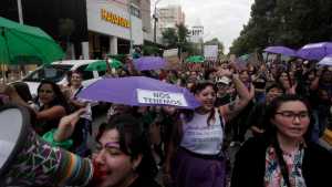 En 8 fotos, el Día de la Mujer en Neuquén: movilización masiva en las calles