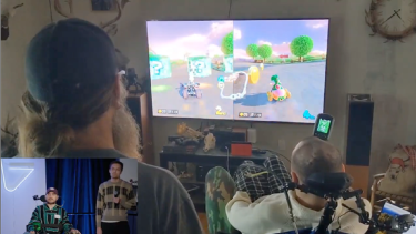 El humano que recibió un implante de chip cerebral jugó al ajedrez y luego al popular videojuego de Nintendo Mario Kart. 