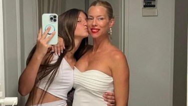 Nicole Neumann disfruta a pleno de su embarazo, junto a sus hijas.-